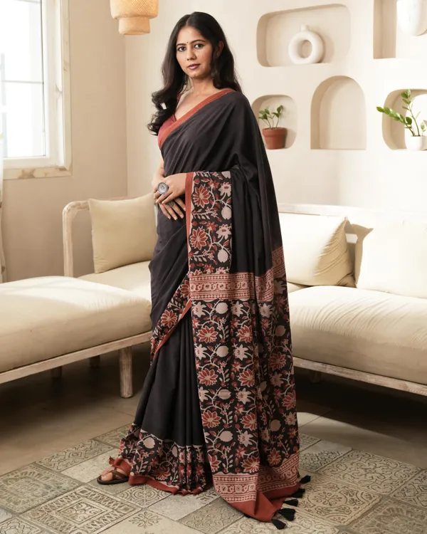 Black_Cotton_Floral_Jaal_Border_Print_Mulmul_Saree_For_Women